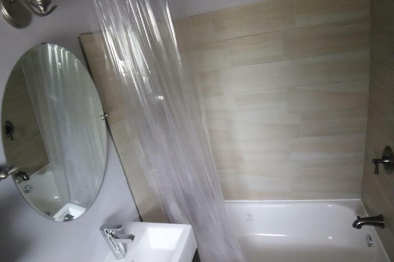 Walkerton Inn Motel Экстерьер фото